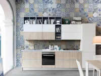 Design lineare con cucina artigianale in laminato materico Ingrid e altri colori.