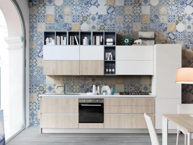 Design lineare con cucina artigianale in laminato materico Ingrid e altri colori.