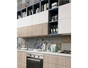 Design lineare con cucina artigianale in laminato materico Ingrid e altri colori.