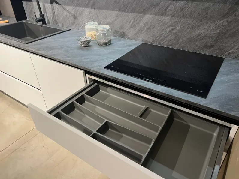 Cucina lineare moderna bianca Mobilturi Pop a soli 5400 Euro