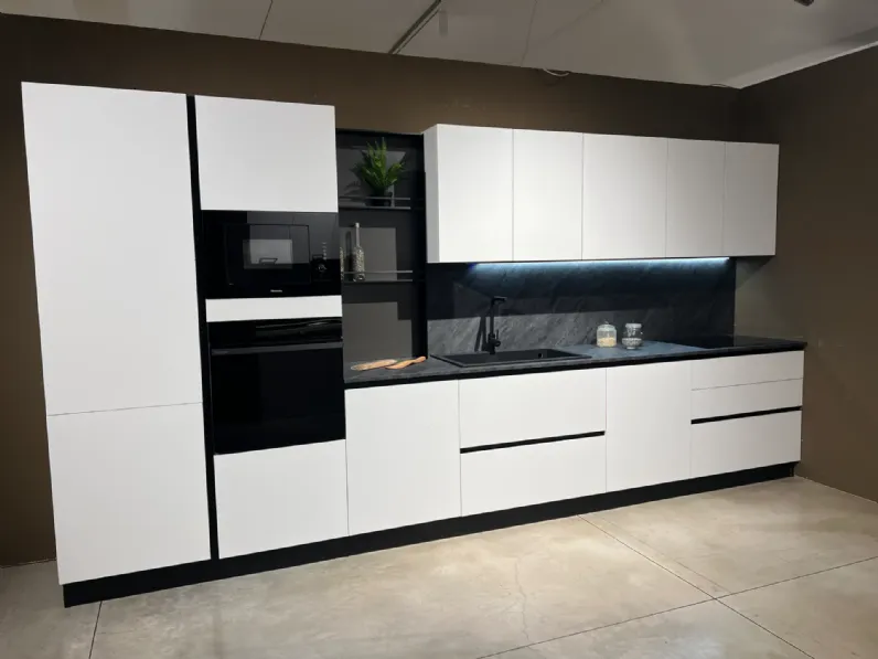 Cucina lineare moderna bianca Mobilturi Pop a soli 5400 Euro