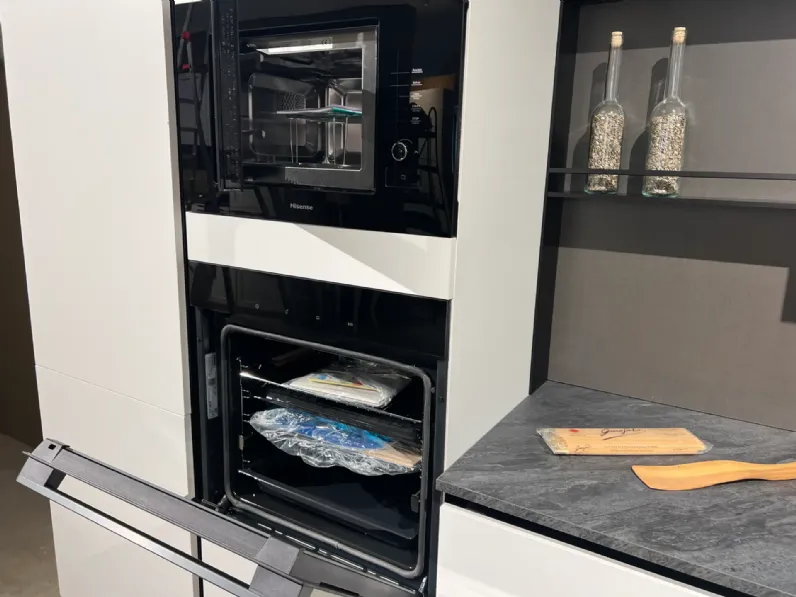 Cucina lineare moderna bianca Mobilturi Pop a soli 5400 Euro