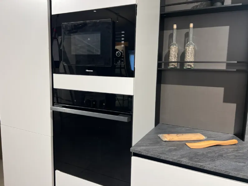 Cucina lineare moderna bianca Mobilturi Pop a soli 5400 Euro