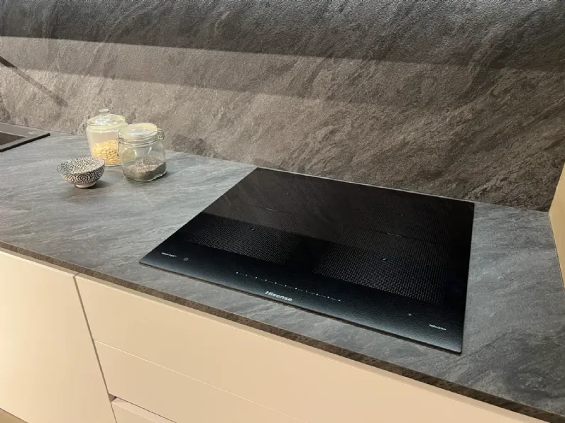 Cucina lineare moderna bianca Mobilturi Pop a soli 5400 Euro