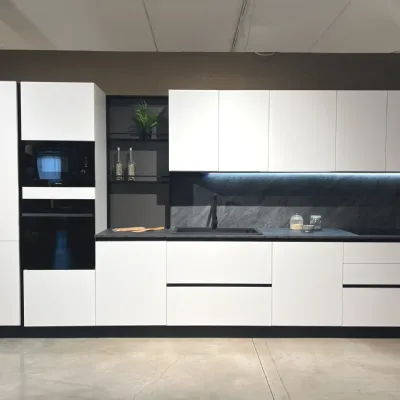 Cucina moderna lineare Pop Mobilturi a prezzo ribassato