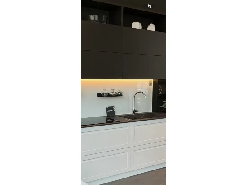Cucina bianca moderna lineare Carattere Scavolini a soli 12000 Euro