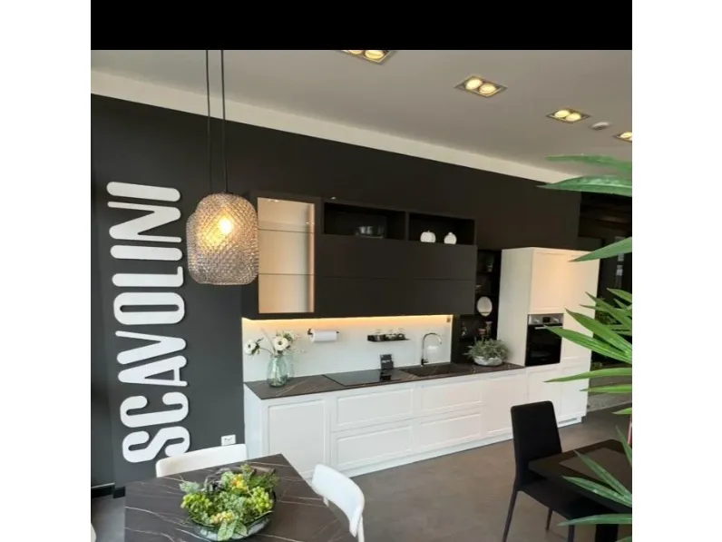 Cucina bianca moderna lineare Carattere Scavolini a soli 12000 Euro