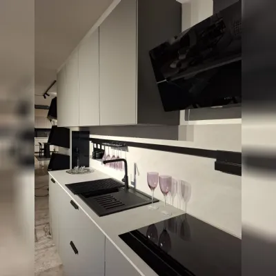 Cucina grigia moderna lineare Nobilia Cucina lineare easytouch a soli 8700 Euro