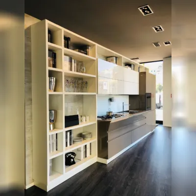 Cucina lineare in laccato lucido a prezzo scontato