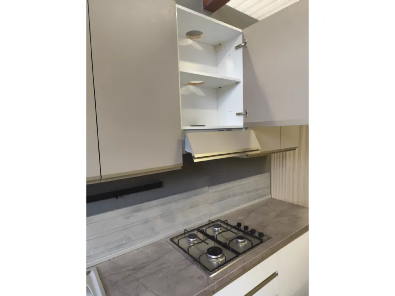 Cucina lineare in laminato materico a prezzo scontato 52%