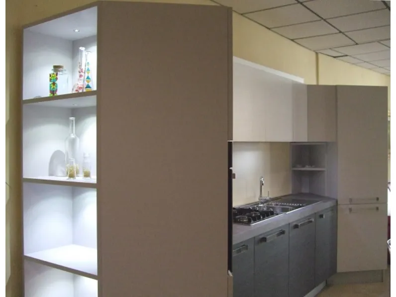 Cucina lineare in laminato materico bianca People a prezzo scontato