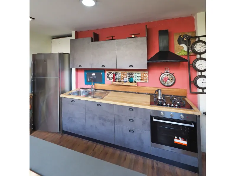 Cucina Cucina industrial piano legno lineare Outlet etnico con un ribasso imperdibile
