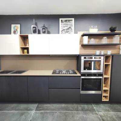 Cucina lineare in laminato materico rovere moro Kali a prezzo scontato