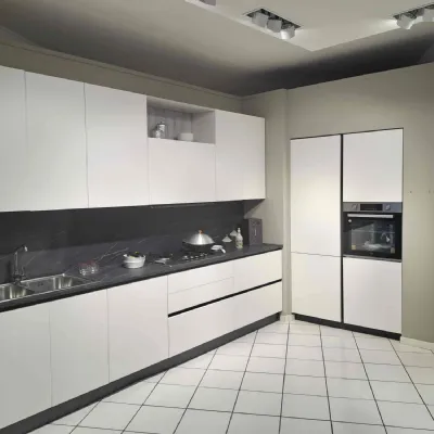 Cucina lineare in laminato opaco a prezzo ribassato 45%