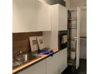 Cucina lineare in laminato opaco bianca Mariani a prezzo ribassato