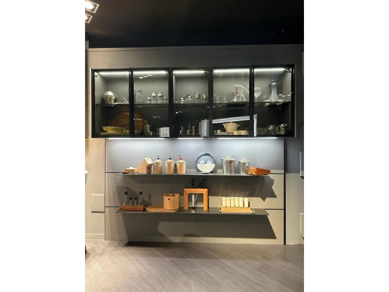 Cucina tortora moderna lineare Boiserie strato e vetrina gem Arrital in Offerta Outlet