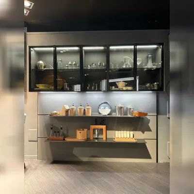 Cucina tortora moderna lineare Boiserie strato e vetrina gem Arrital in Offerta Outlet