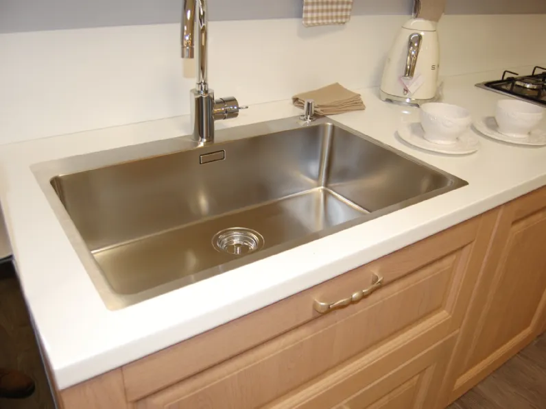 Cucina lineare in legno rovere chiaro Bolgheri a prezzo ribassato