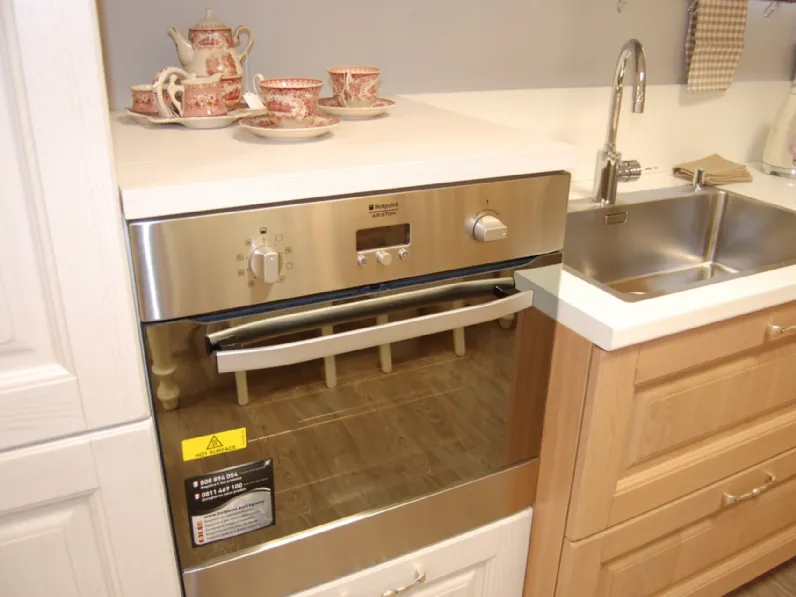 Cucina lineare in legno rovere chiaro Bolgheri a prezzo ribassato