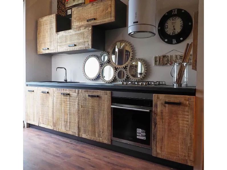 Cucina lineare in legno rovere chiaro Cucina industrial vintage ante legno  a prezzo scontato