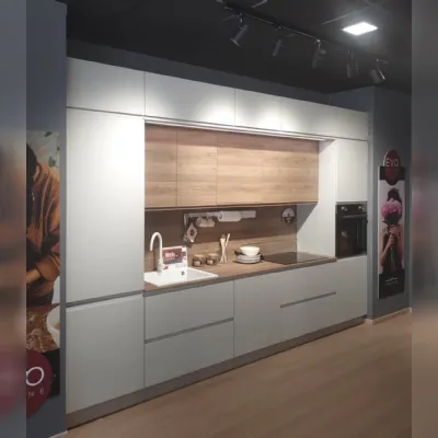 Cucina lineare in polimerico opaco a prezzo scontato 50%