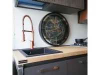 Cucina Cucina industrial con paino legno e ante effetto iron steel con colonne   di Outlet etnico in Offerta Outlet -46%