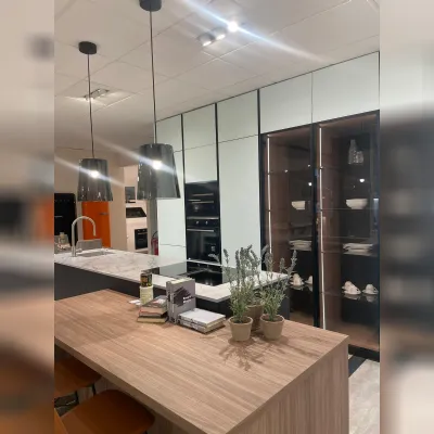 Cucina lineare in vetro a prezzo ribassato 56%
