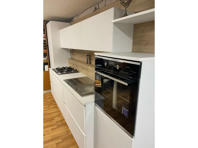 Cucina lineare in laminato opaco a prezzo scontato 31%