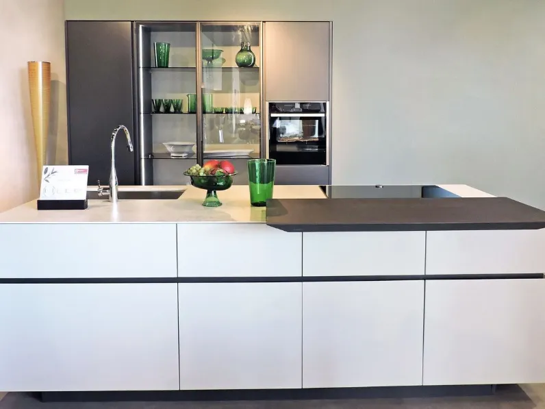 Cucina tortora moderna con isola Valdesign Logica 2.2 soho a soli 12006 Euro