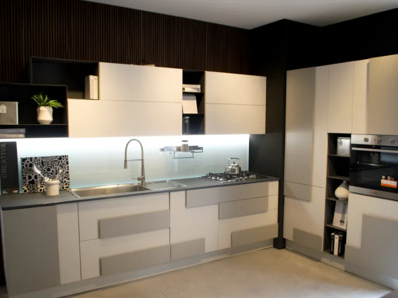 Cucina grigia moderna lineare Lube cucine Creativa a soli 5880