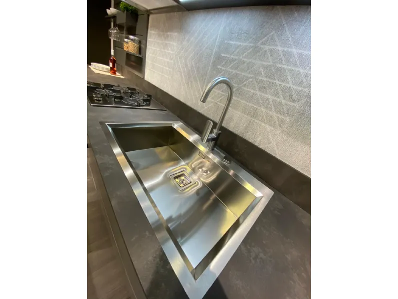 Cucina a prezzo ribassato lineare design Immagina neck Lube cucine