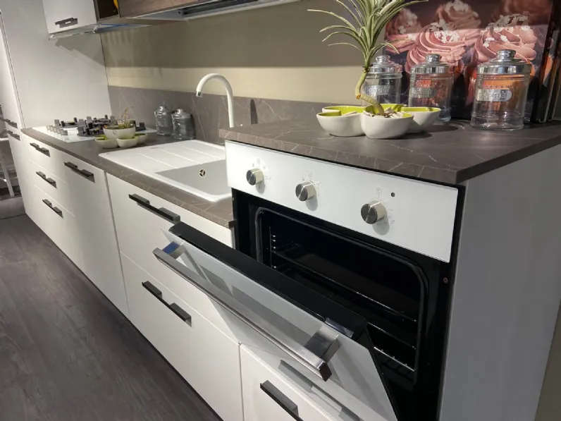 Cucina Lube cucine moderna lineare bianca in laminato materico Noemi