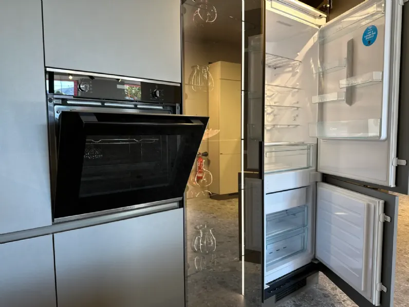 Cucina moderna con penisola Lumina Scavolini a prezzo scontato