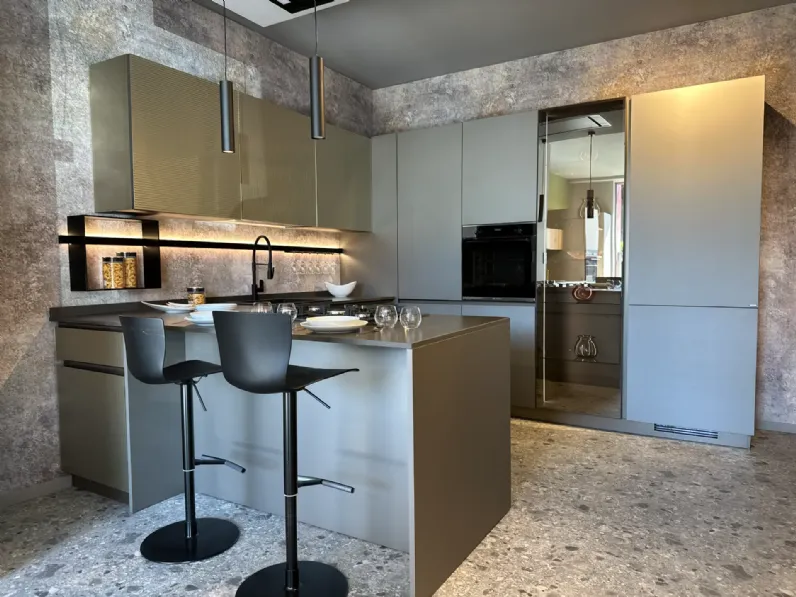 Cucina moderna con penisola Lumina Scavolini a prezzo scontato