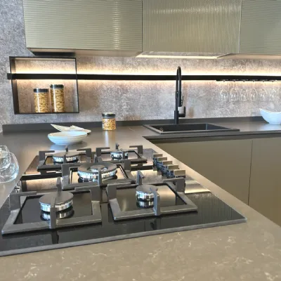 Cucina con penisola moderna altri colori Scavolini Lumina a soli 13900 Euro