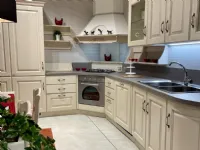 Cucina ad angolo in legno magnolia Madeleine a prezzo ribassato