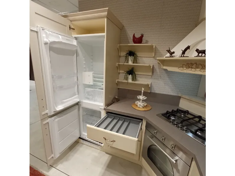 Cucina magnolia classica ad angolo Madeleine Scavolini scontata