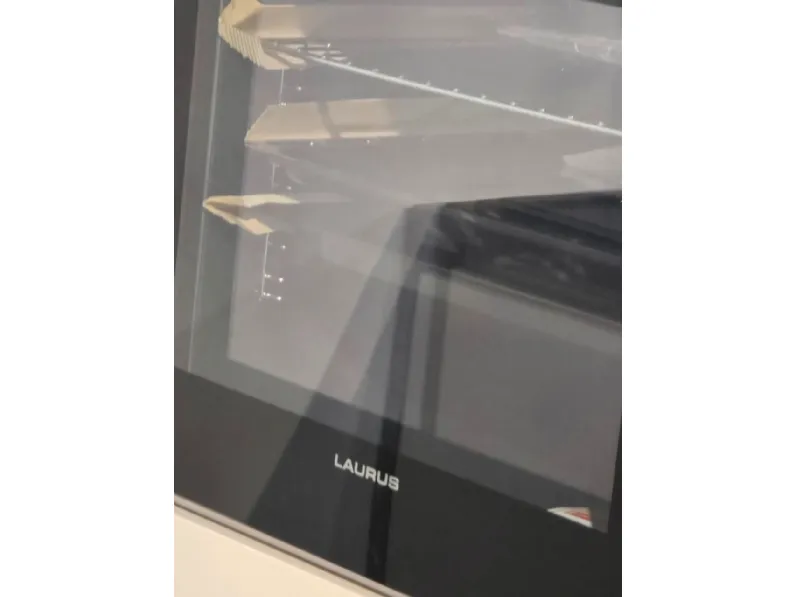 Cucina con isola in laminato materico a prezzo ribassato 59%