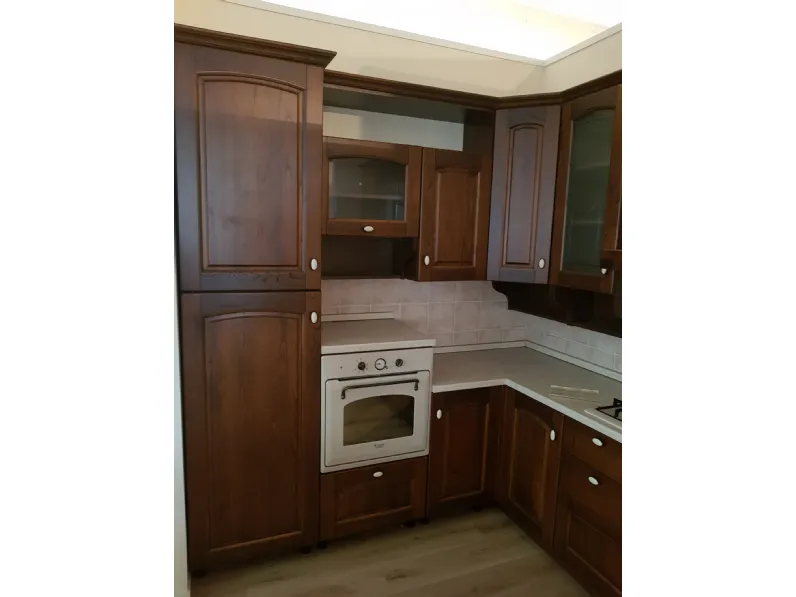 Cucina Maistri cucine classica ad angolo rovere moro in legno Tuscia