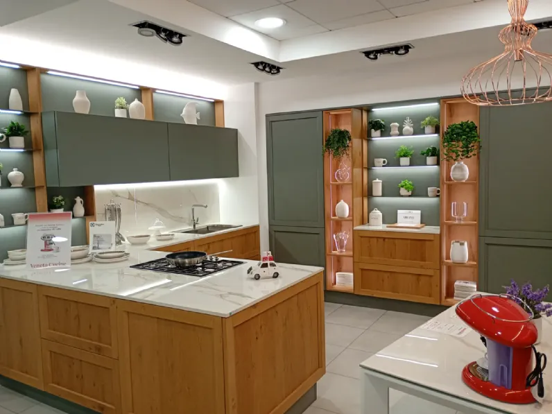 Cucina Milano con penisola Veneta cucine con un ribasso imperdibile