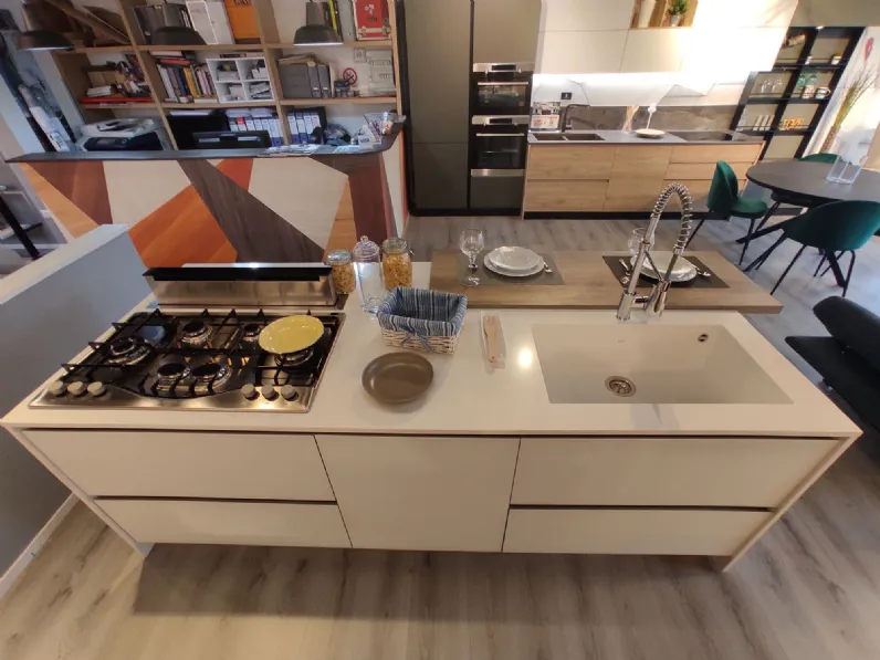 Cucina moderna bianca Mobilturi ad isola Stratos a soli 6950