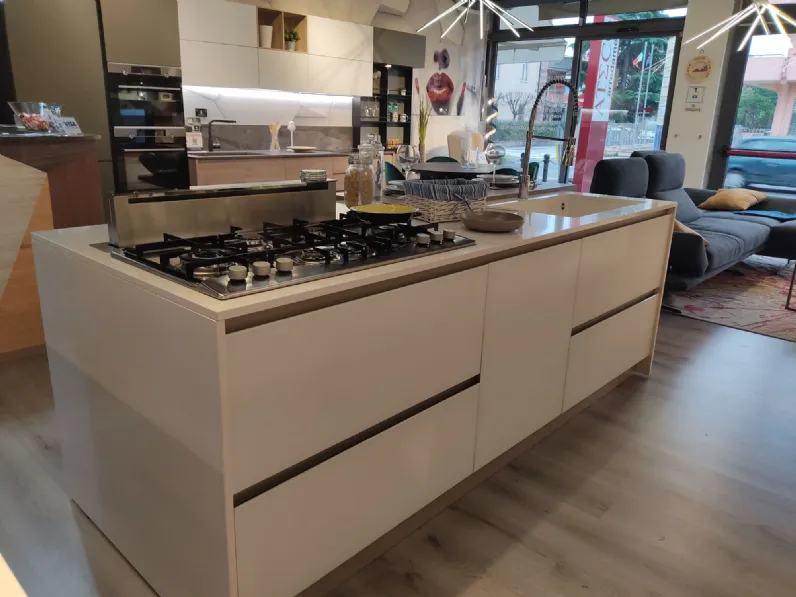 Cucina moderna bianca Mobilturi ad isola Stratos a soli 6950