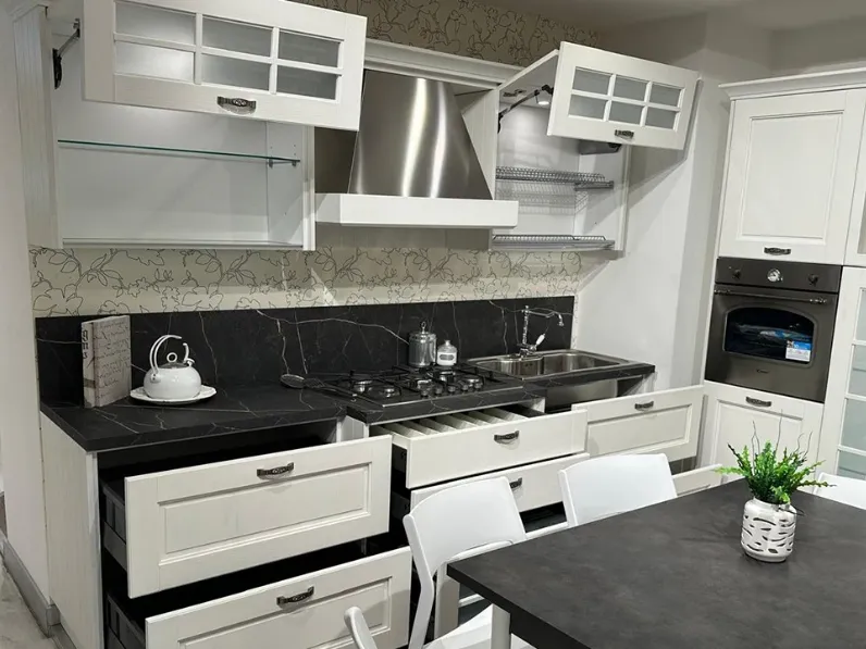 Cucina a prezzo scontato lineare classica Aisha Mobilturi
