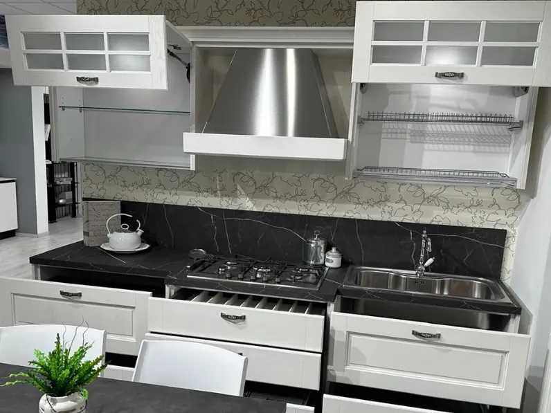 Cucina a prezzo scontato lineare classica Aisha Mobilturi