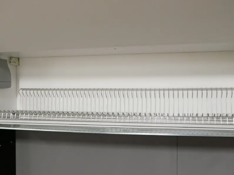 Cucina Pop moderna grigia Mobilturi lineare scontata 60%