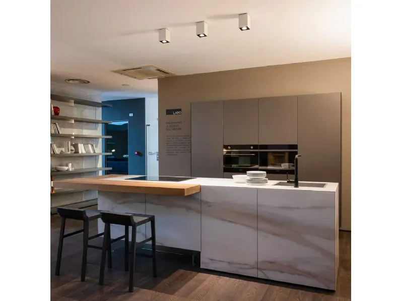 Cucina altri colori moderna con isola 36e8 Lago a soli 24600