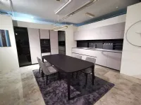 Cucina a PREZZI OUTLET in laminato opaco Poliform -45%