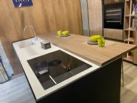 Cucina a prezzo ribassato con isola moderna Aliant Stosa