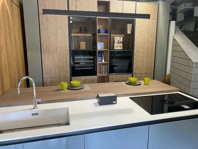 Cucina a prezzo ribassato con isola moderna Aliant Stosa