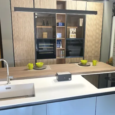 Cucina a prezzo ribassato con isola moderna Aliant Stosa